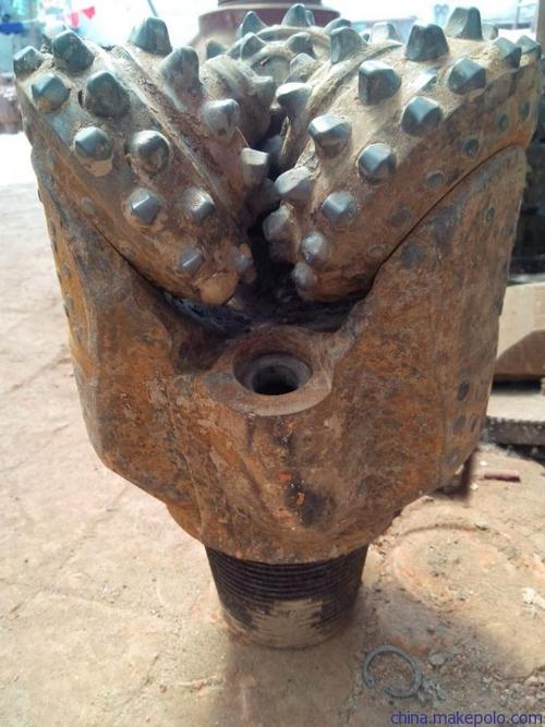 行业专用设备 石油钻采机械 钻井修井工具 硬质地层牙轮钻头215.