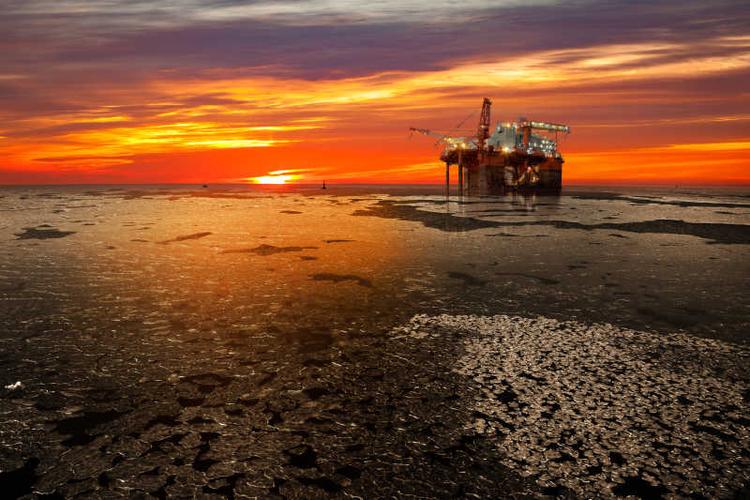 系列 一 海面石油钻井平台(48张图片)